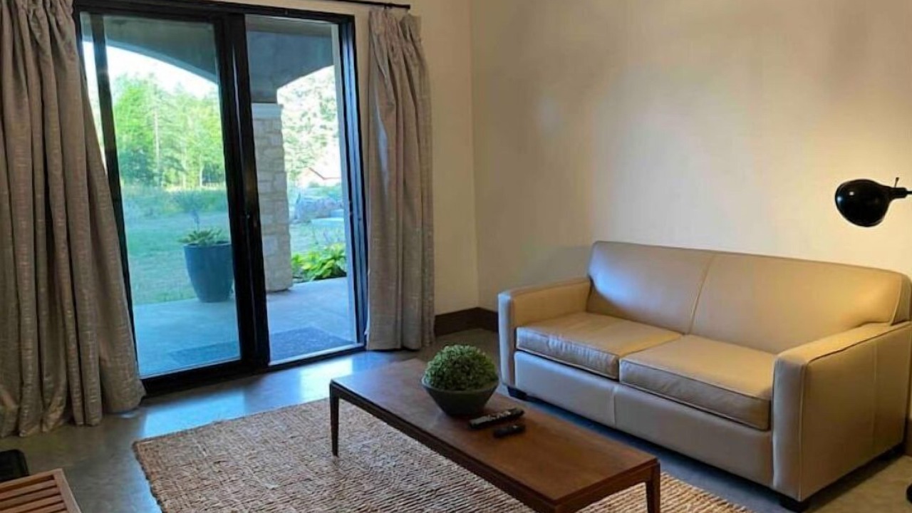 Photo of Livingroom in Duncan