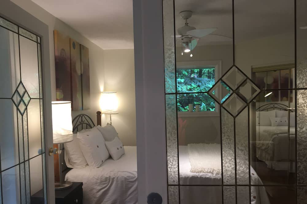 Photo of Bedroom in Cobble Hill