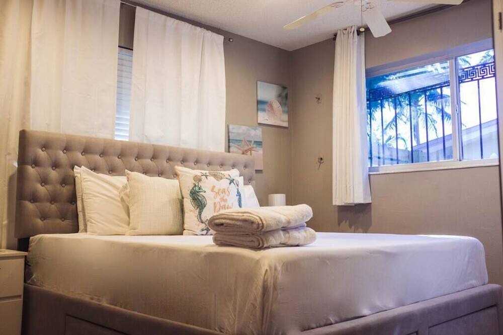 Photo of Bedroom in Beachway Estates