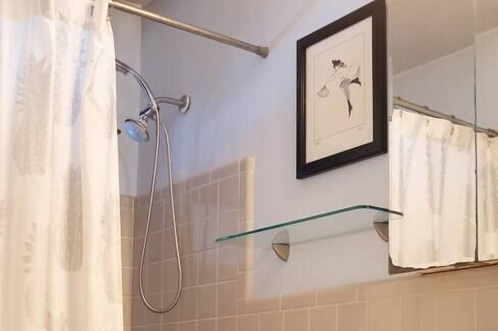Photo of Bathroom in Beachway Estates