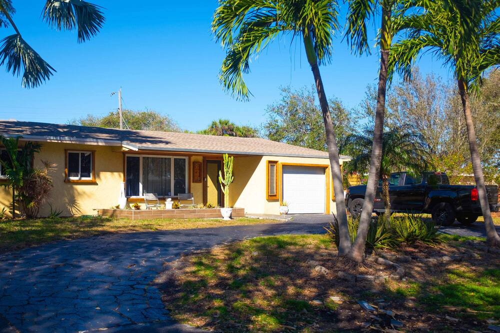Photo of Outdoor in Beachway Estates