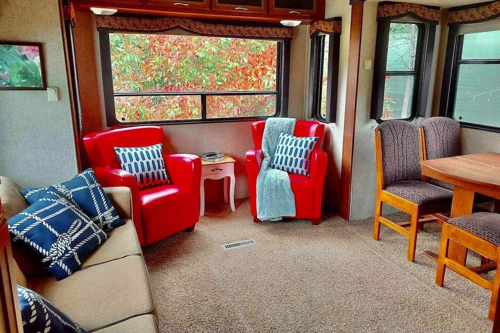 Photo of Livingroom in Surrey