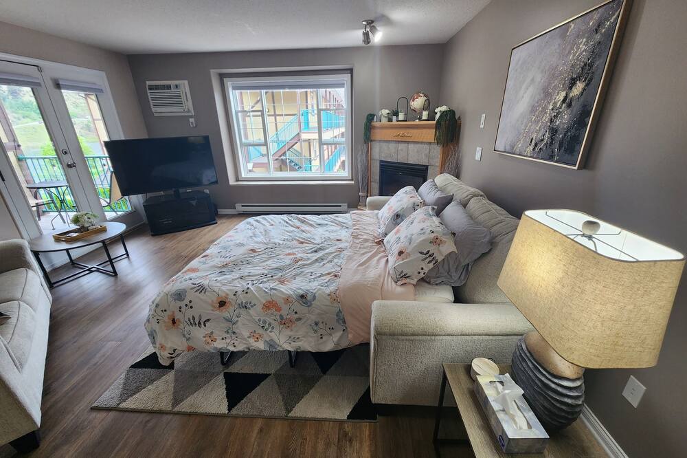 Photo of Bedroom in Okanagan-Similkameen