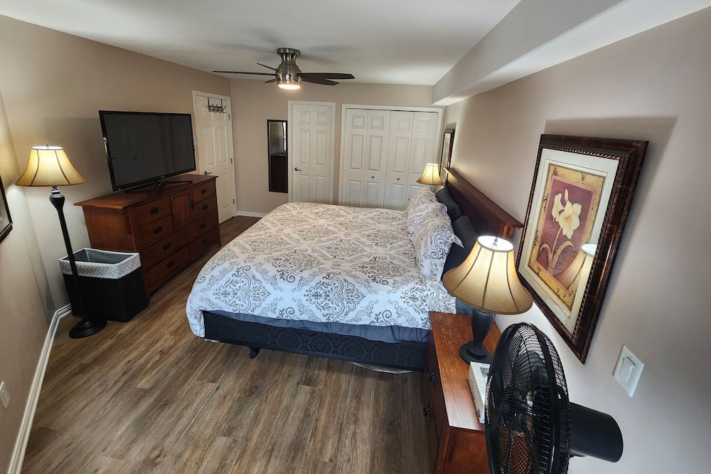 Photo of Bedroom in Okanagan-Similkameen