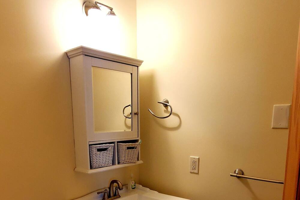 Photo of Bathroom in Anglemont