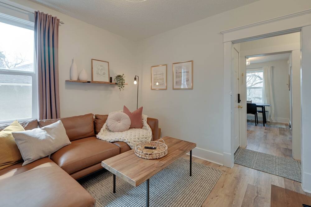 Photo of Livingroom in Saskatoon Downtown