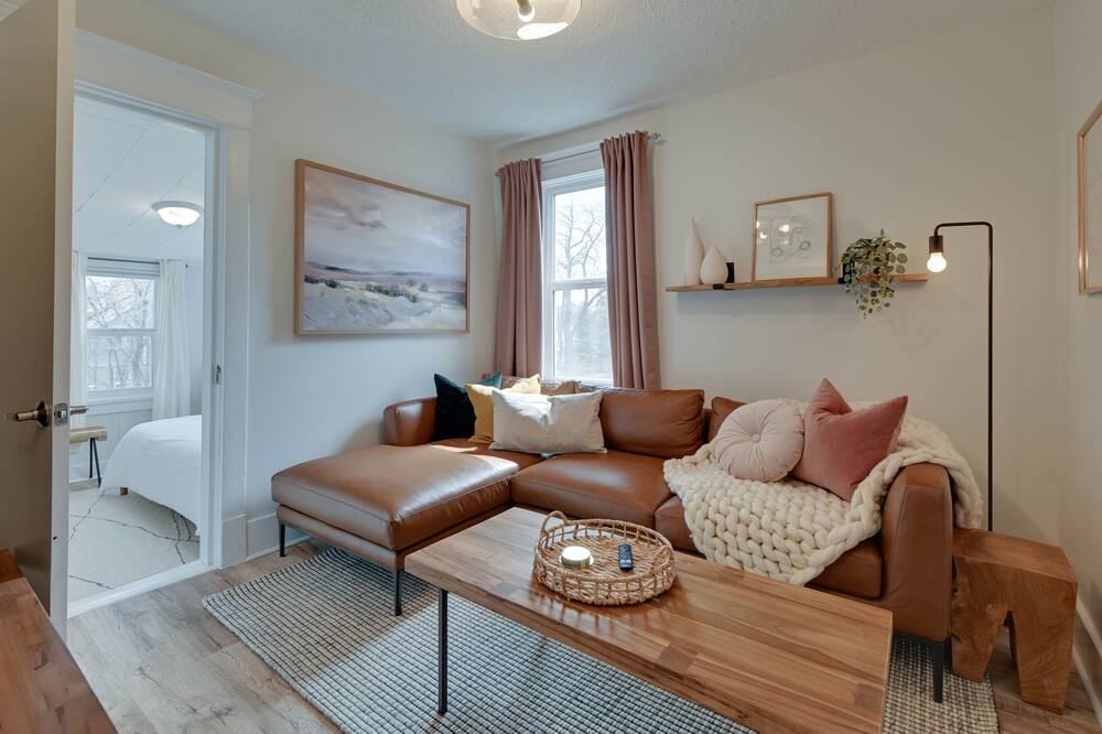 Photo of Livingroom in Saskatoon Downtown