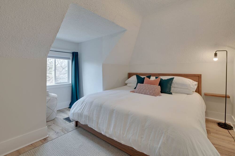 Photo of Bedroom in Saskatoon Downtown