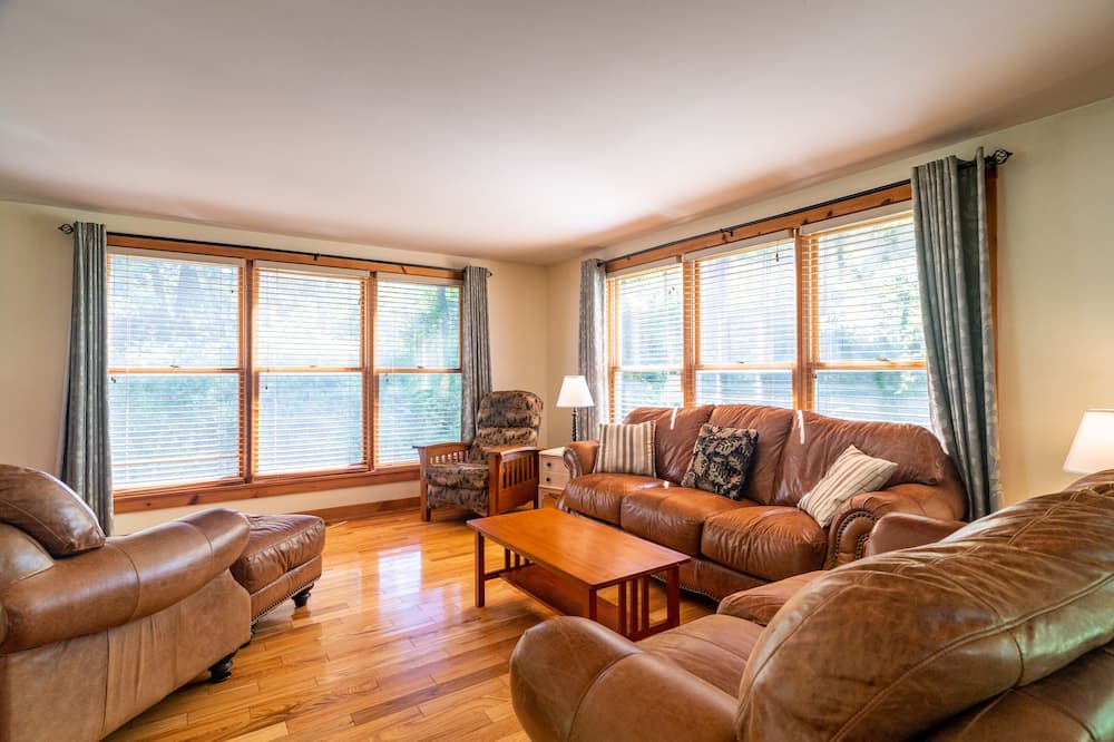 Photo of Livingroom in Westmore