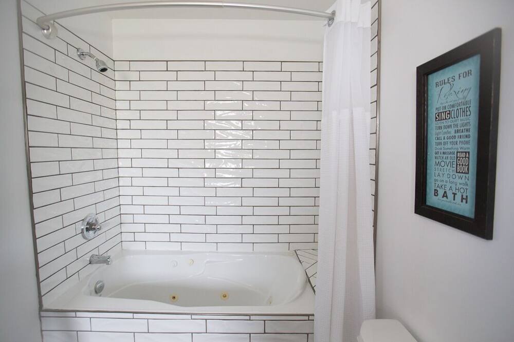 Photo of Bathroom in Gull Lake