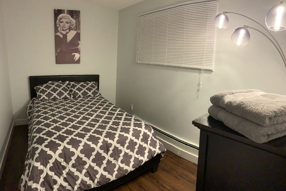 Photo of Bedroom in Promontory