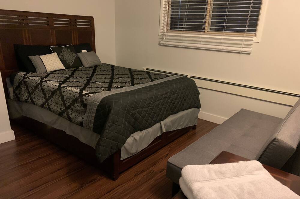Photo of Bedroom in Promontory