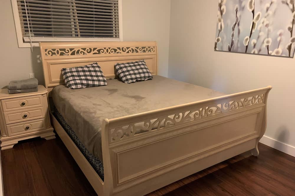 Photo of Bedroom in Promontory