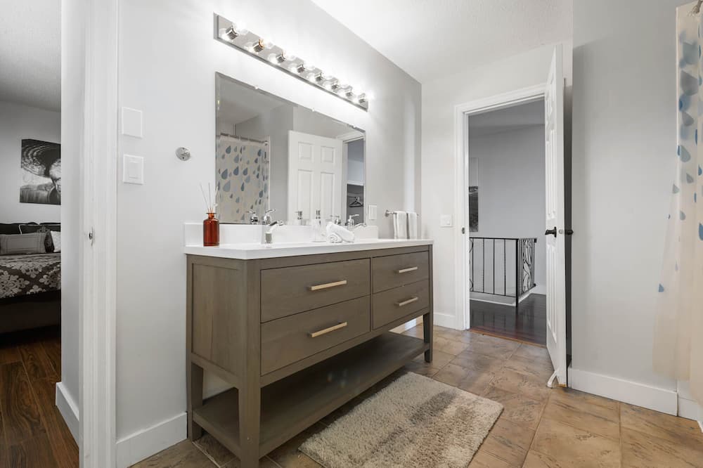 Photo of Bathroom in Promontory