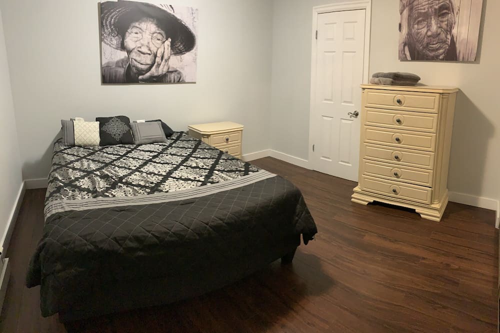 Photo of Bedroom in Promontory