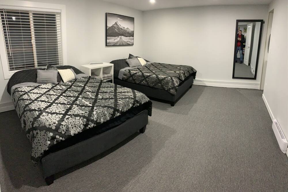 Photo of Bedroom in Promontory