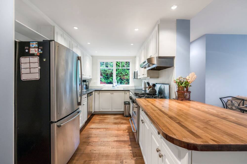 Photo of Kitchen in Kerrisdale