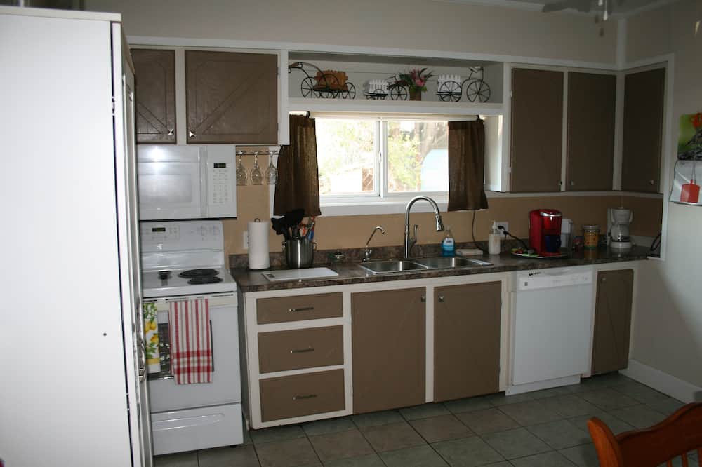 Photo of Kitchen in Okanagan-Similkameen