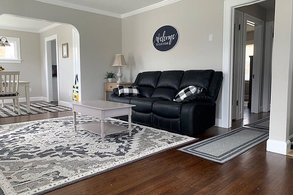Photo of Livingroom in Twinsburg