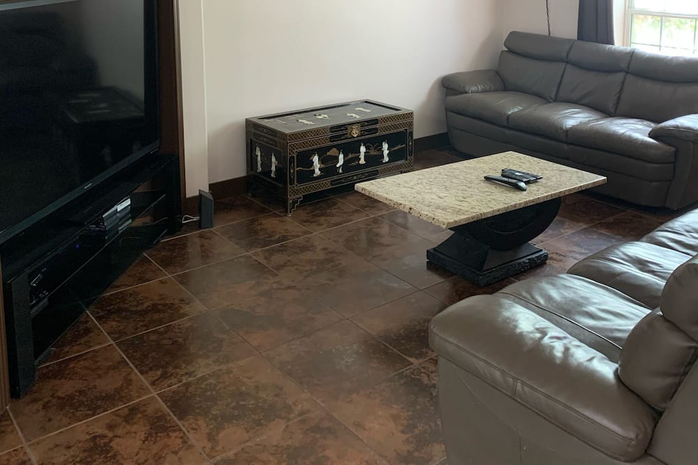 Photo of Livingroom in Central Okanagan