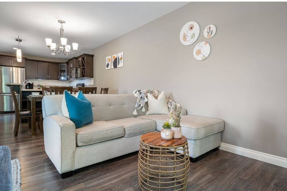 Photo of Livingroom in Sylvan Lake