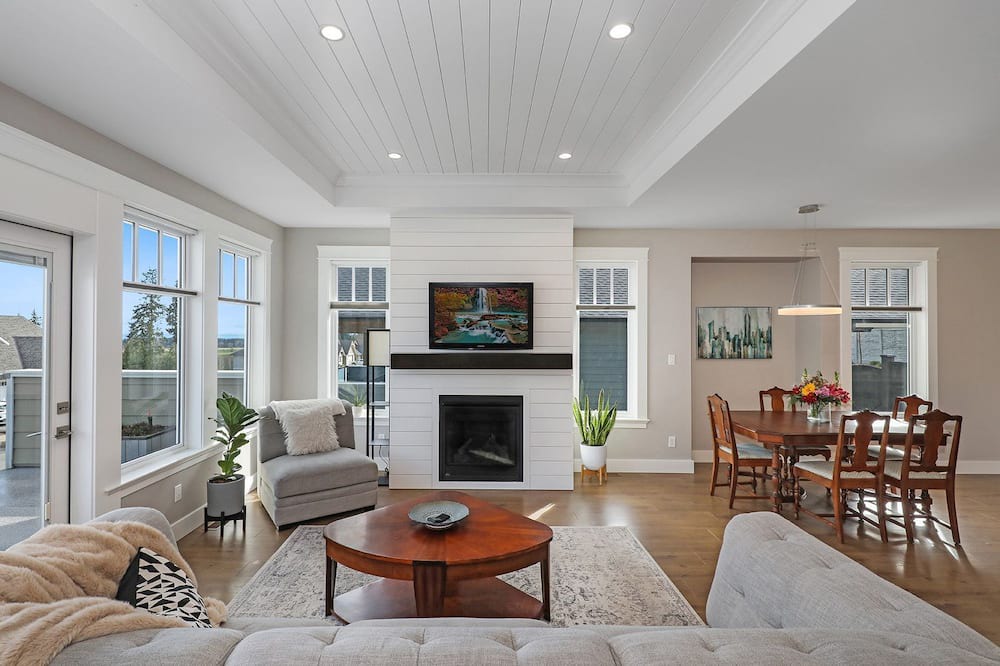 Photo of Livingroom in Courtenay