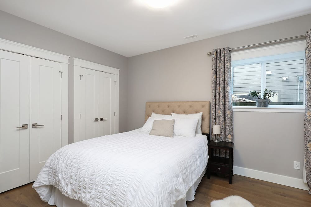 Photo of Bedroom in Courtenay