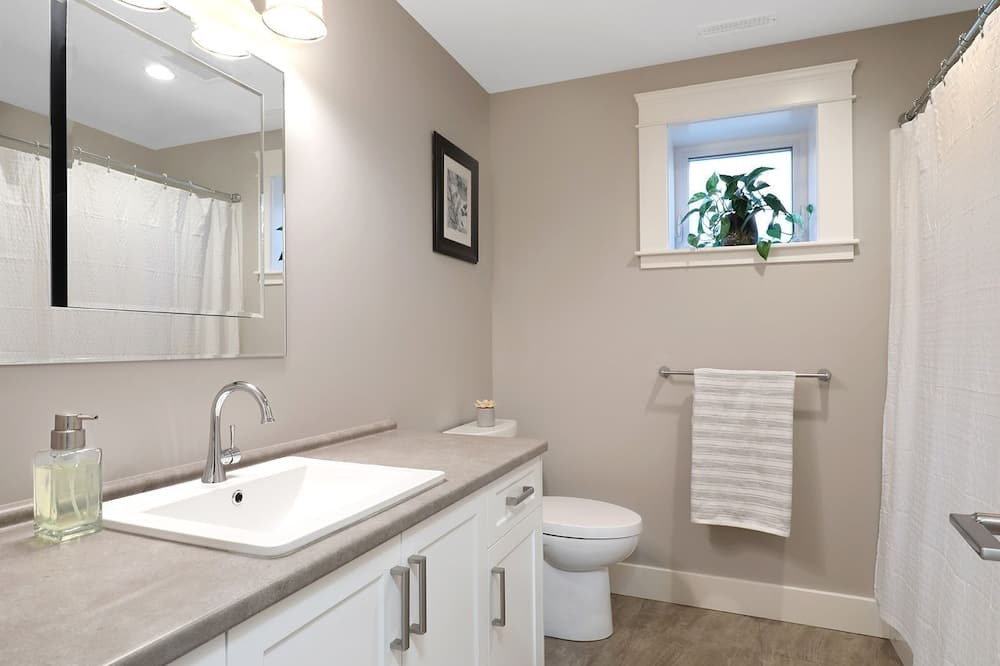 Photo of Bathroom in Courtenay