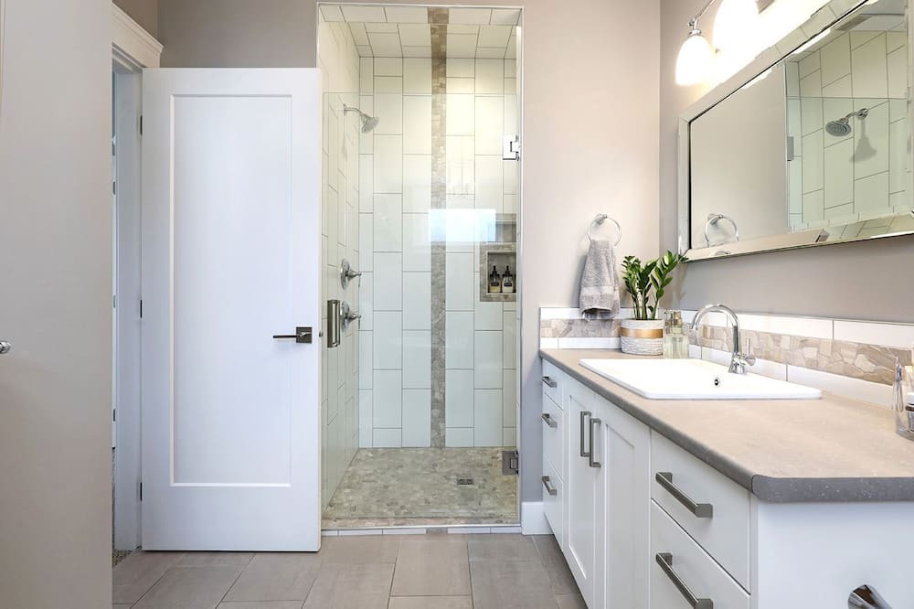 Photo of Bathroom in Courtenay