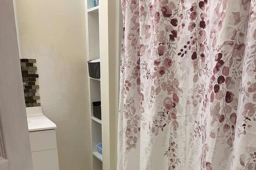 Photo of Bedroom in Akron