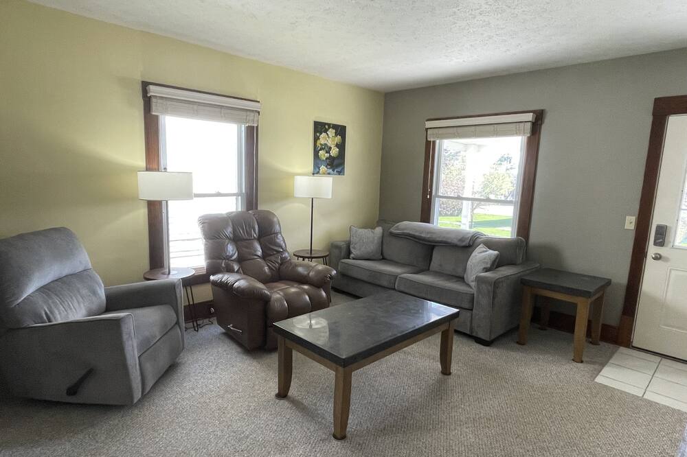 Photo of Livingroom in Bedford