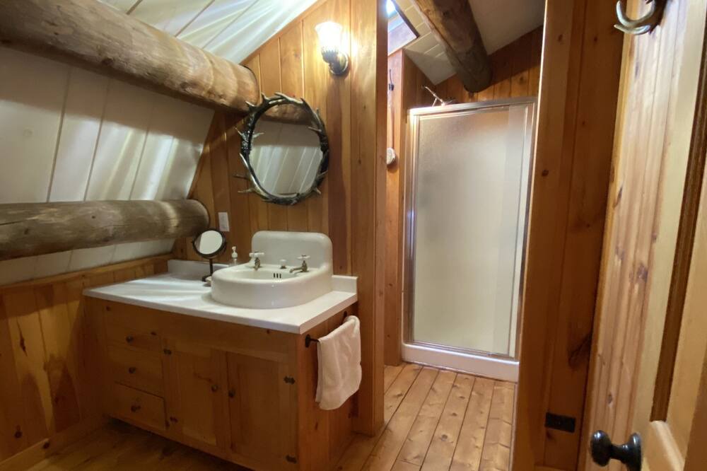 Photo of Bathroom in Bartlett