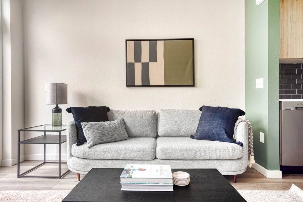 Photo of Livingroom in Five Points