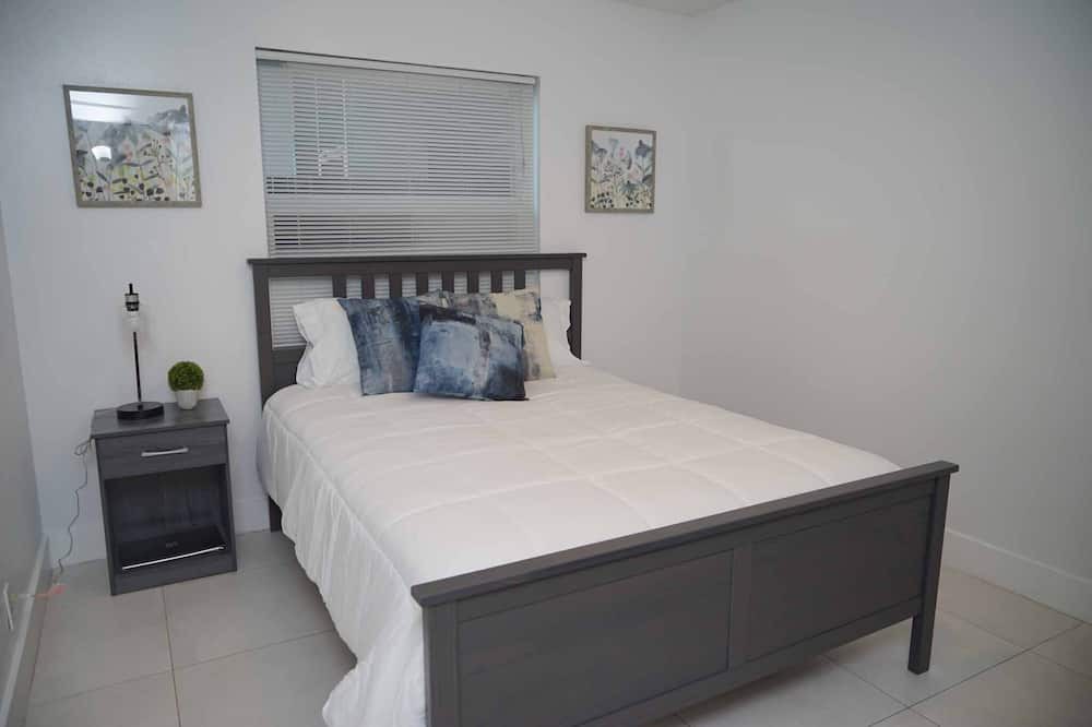 Photo of Bedroom in Deerfield Beach