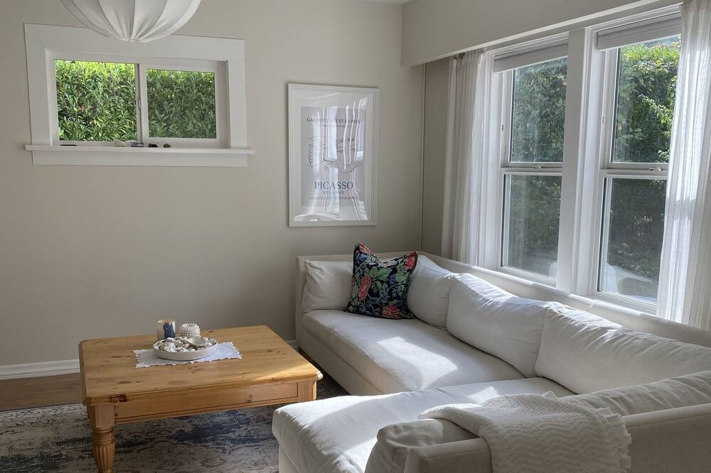 Photo of Livingroom in Port Moody