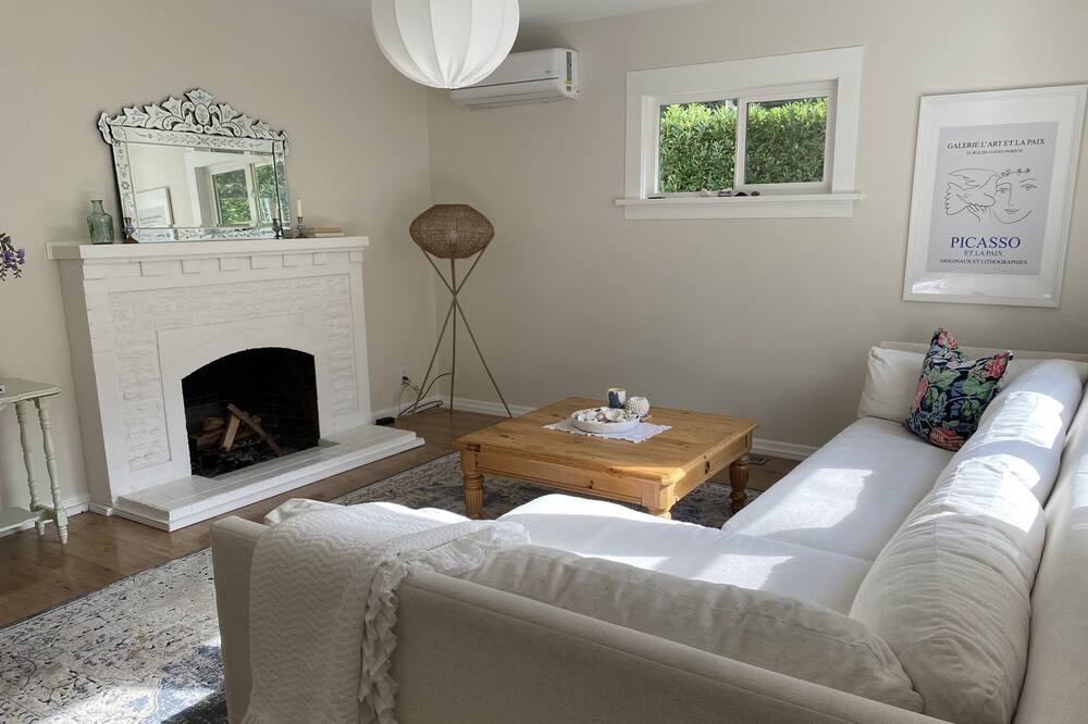 Photo of Livingroom in Port Moody