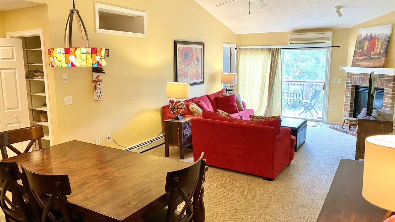 Photo of Livingroom in Carroll