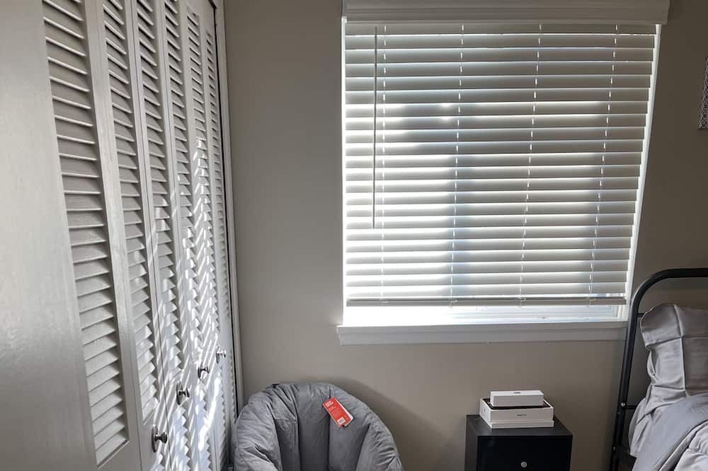 Photo of Bedroom in Mayfield Heights