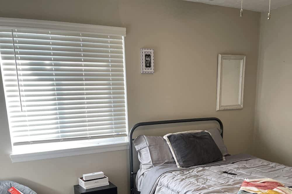 Photo of Bedroom in Mayfield Heights