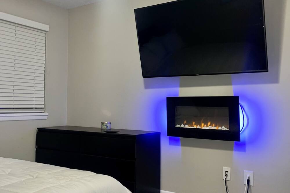 Photo of Bedroom in Mayfield Heights