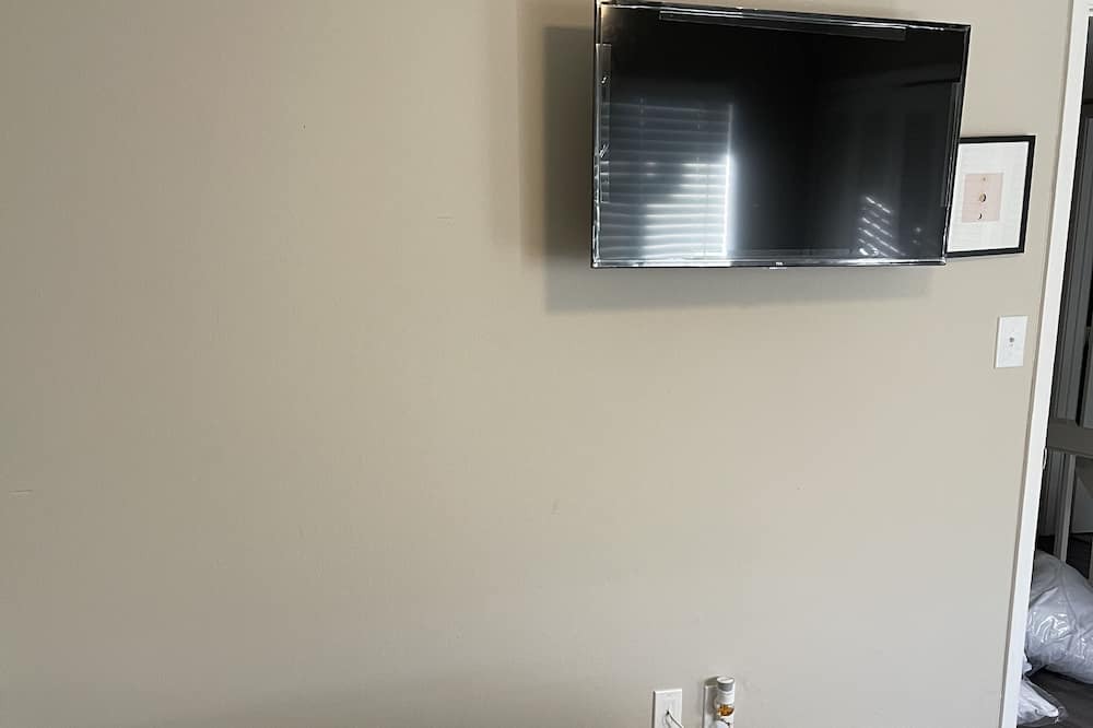 Photo of Bedroom in Mayfield Heights