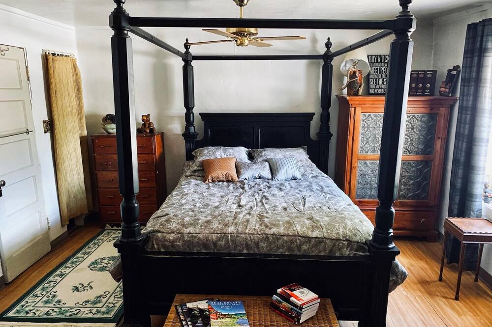 Photo of Bedroom in Lake City