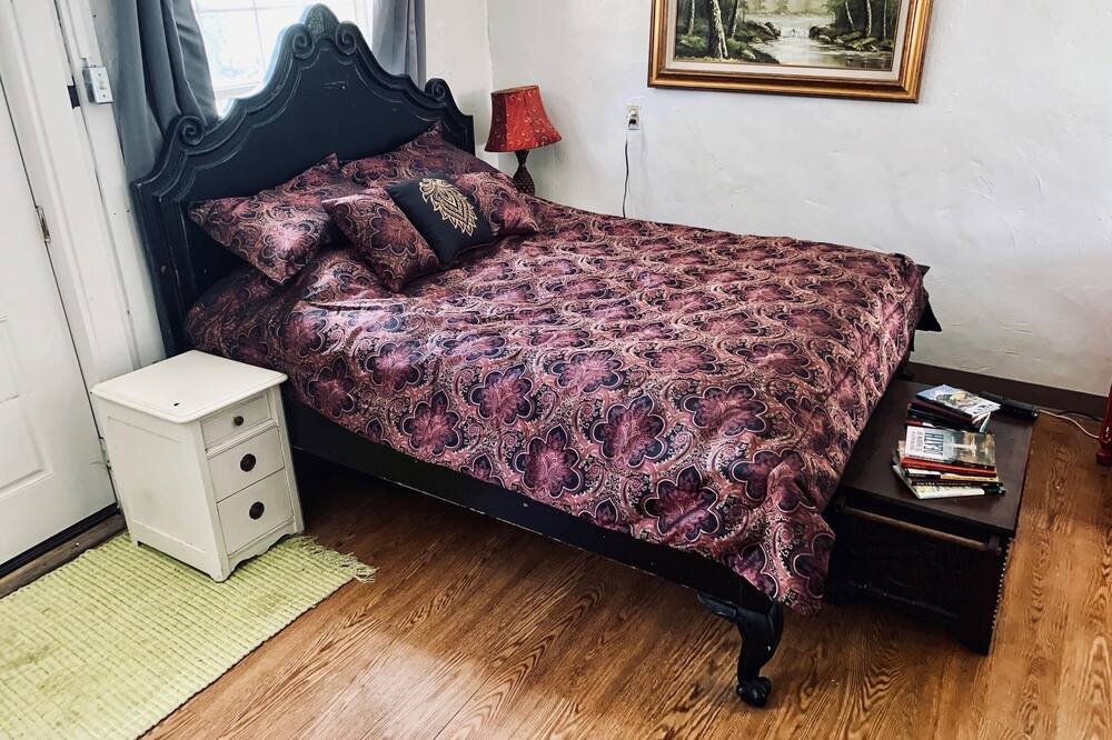 Photo of Bedroom in Lake City
