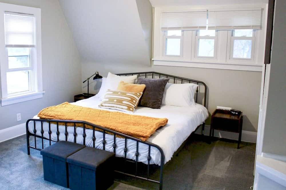 Photo of Bedroom in Fairview Park