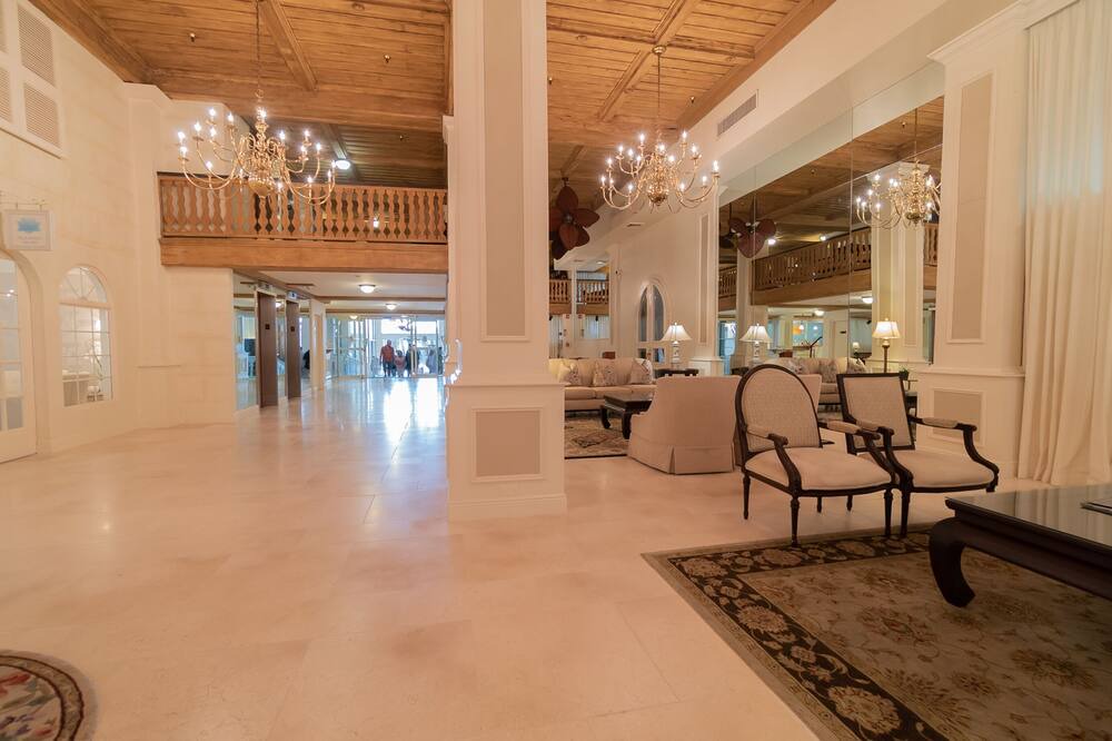 Photo of Livingroom in Palm Beach