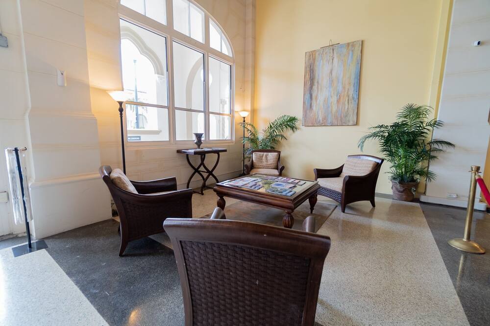 Photo of Livingroom in Palm Beach