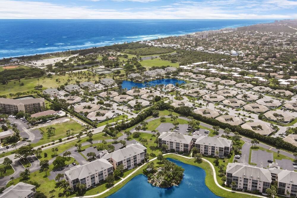Photo of Others in Jupiter Bay
