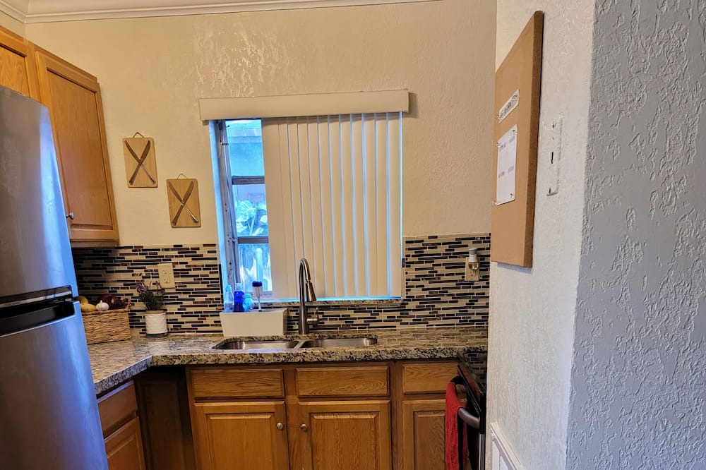 Photo of Kitchen in Garden Isles