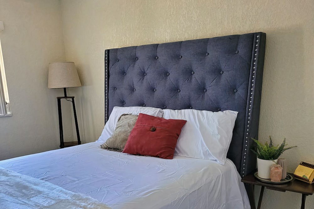 Photo of Bedroom in Garden Isles