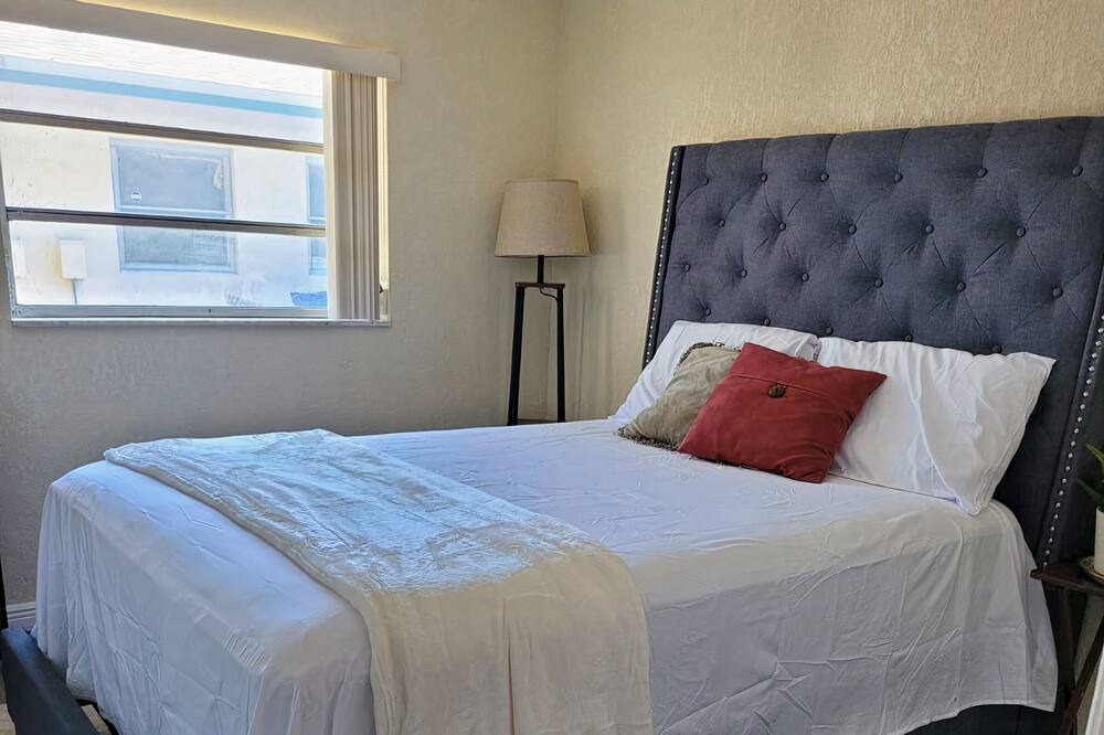 Photo of Bedroom in Garden Isles